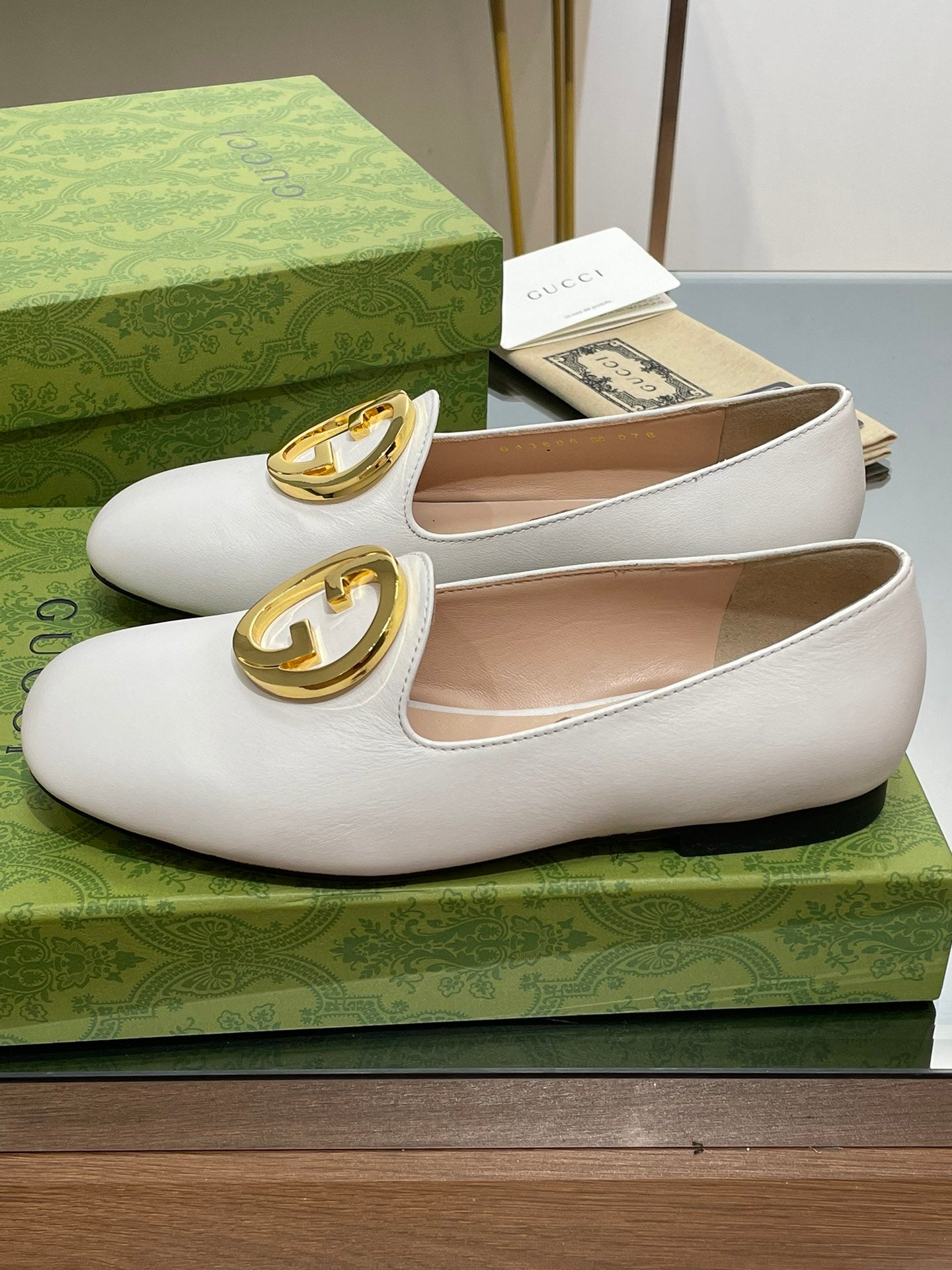 BLONDIE LOGO-PLAQUE LOAFERS IN WHITE CALFSKIN WITH GOLD HARDWARE