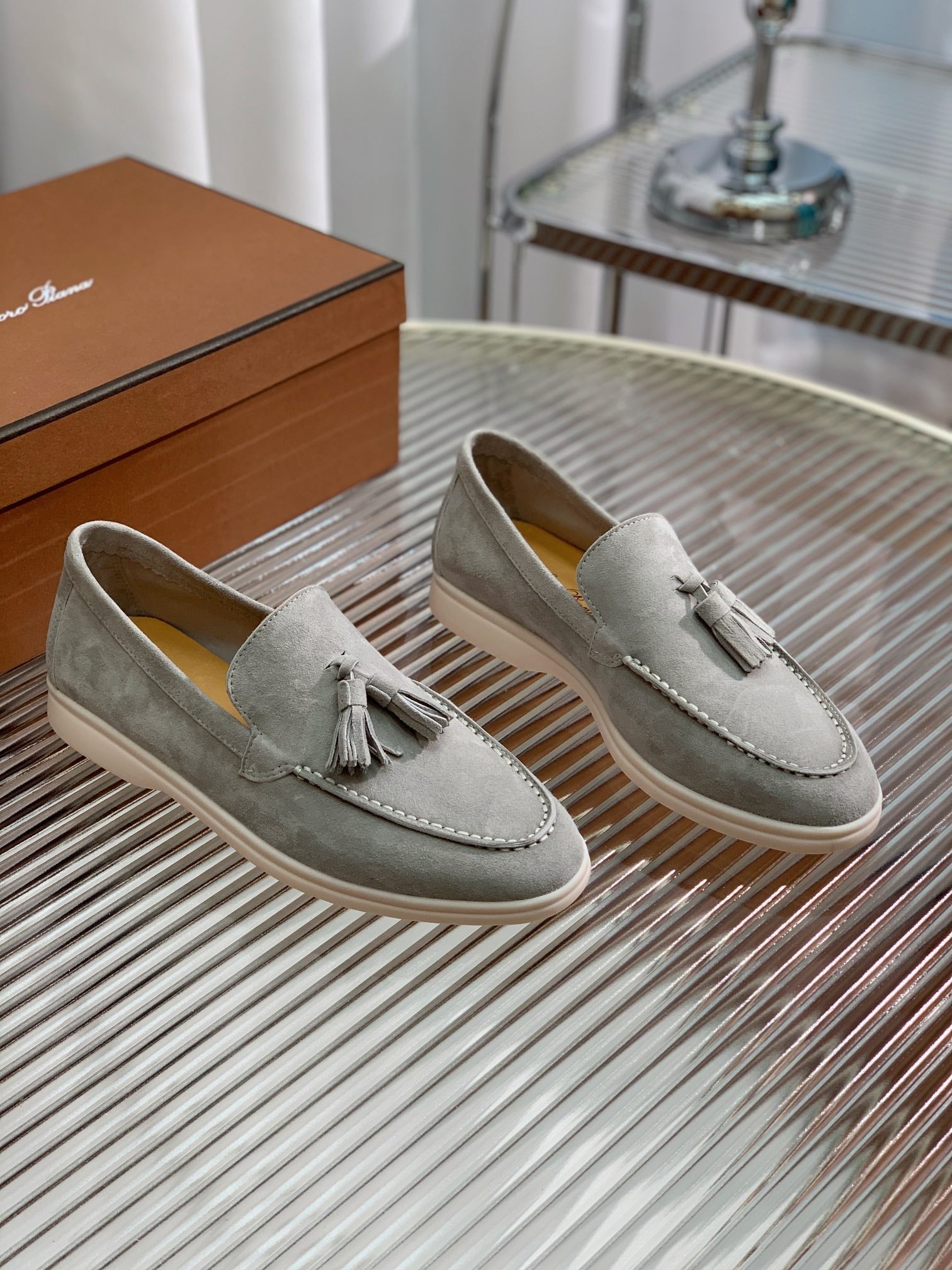LP SUMMER WALK TASSELS LOAFERS LIGHT GRAY SUEDE