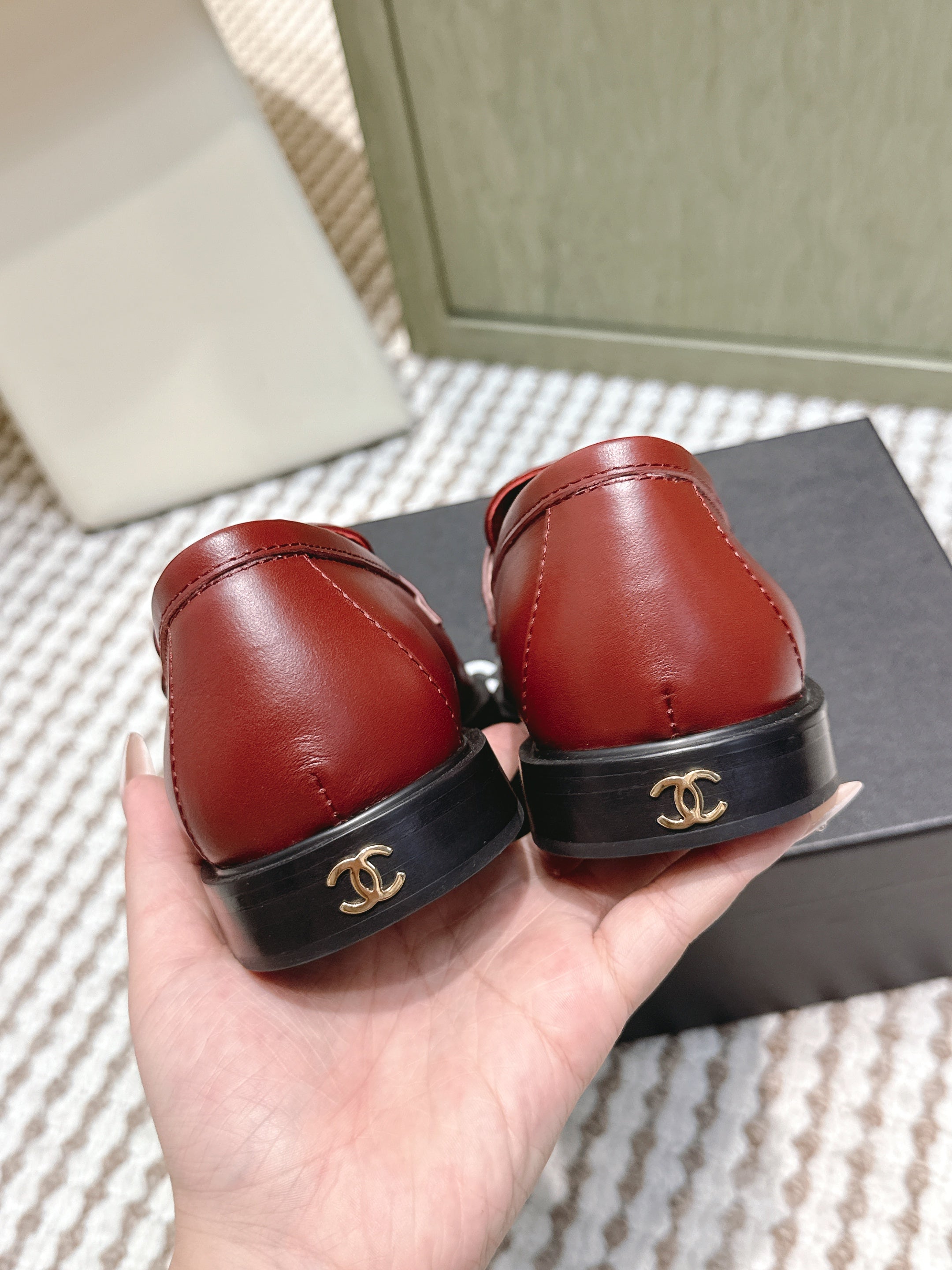 CHANEL 25S GODDESS FLAT LOAFERS IN DARK RED CALFSKIN GOLD HARDWARE