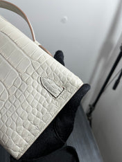 KELLY CUT 31 IN WHITE SHINNY ALLIGATOR LEATHER WITH GOLD HARDWARE