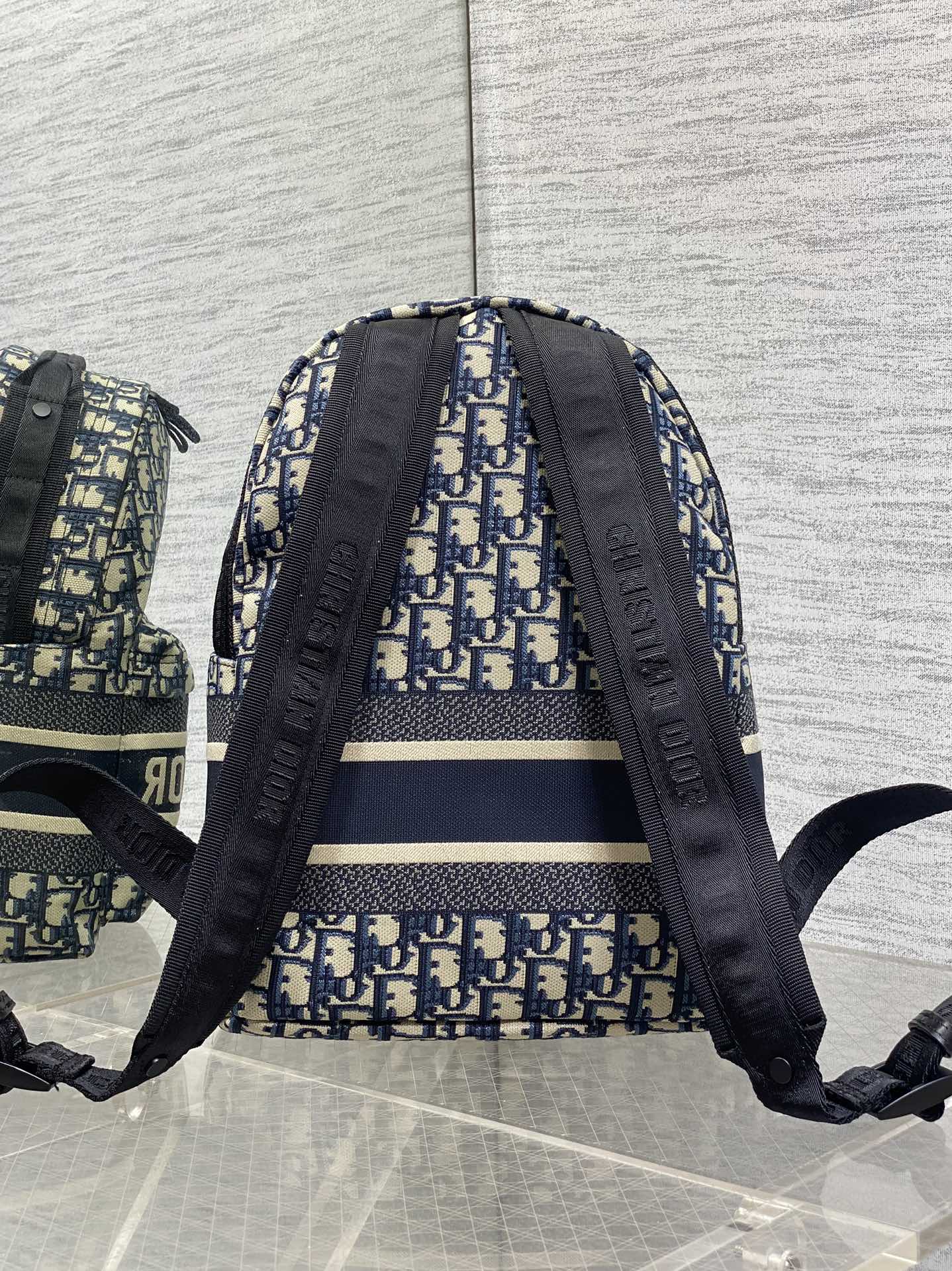 DIOR 25S TRAVEL BACKPACK 31 IN BLUE CANVAS OBLIQUE JACQUARD