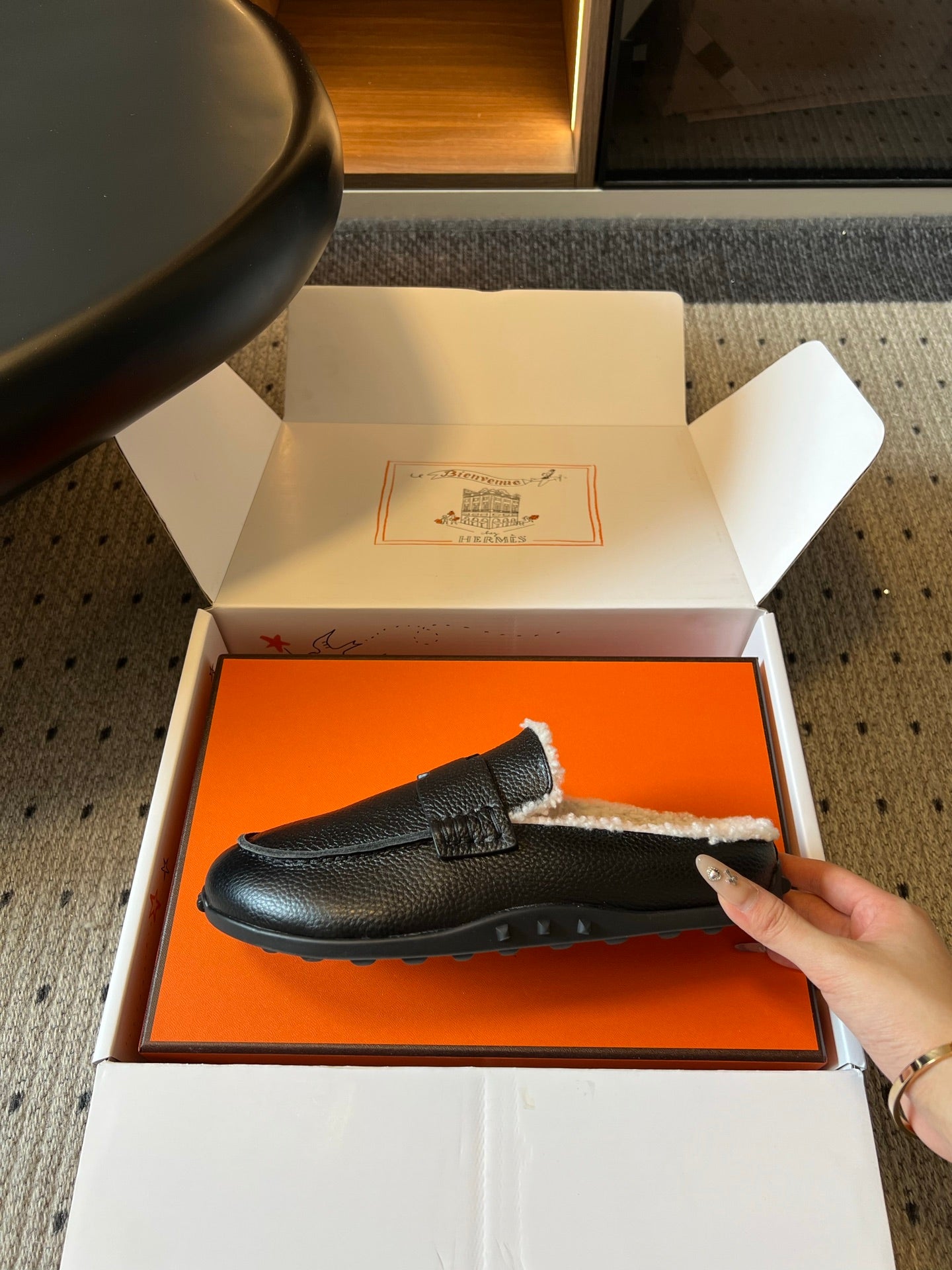 HM 26S DESTIN MULES IN BLACK CALFSKIN