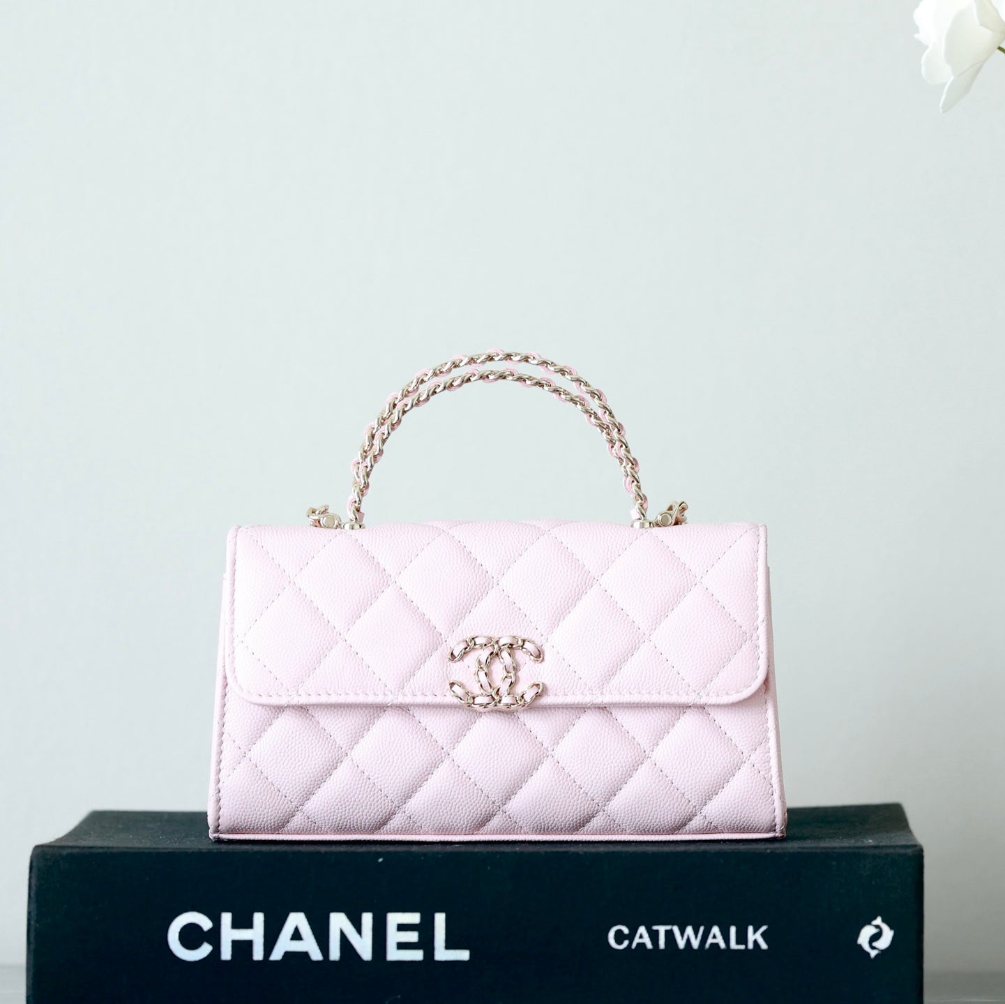 CHANEL 25S KELLY IN PASTEL PINK LAMBSKIN WITH GOLD HARDWARE