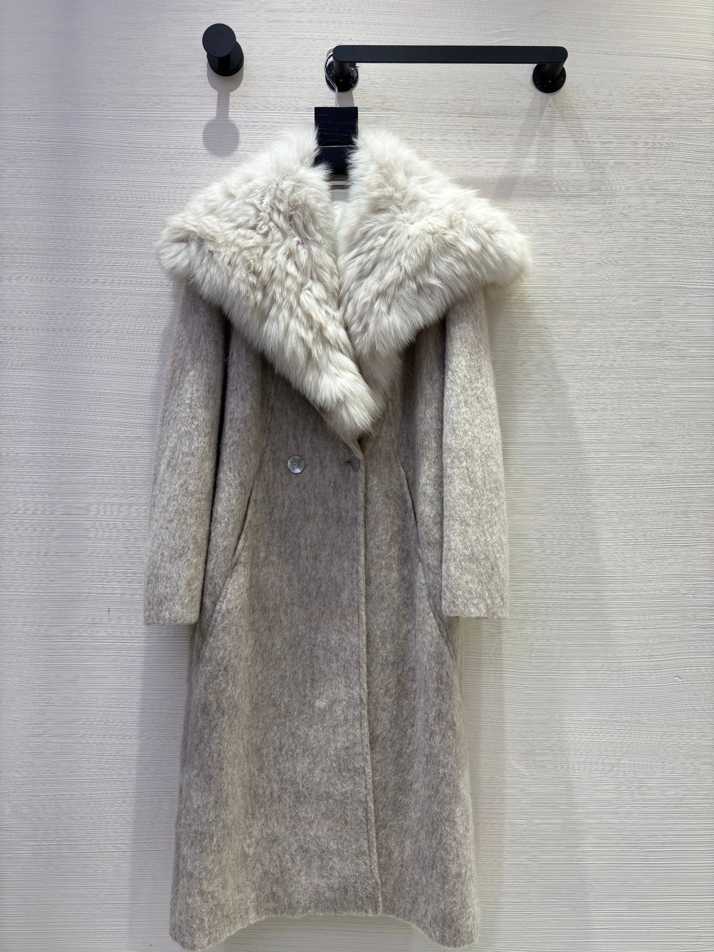 MAX MARA 25S DOUBLE-SIDED CASHMERE COAT WITH FOX FUR COLLAR 171