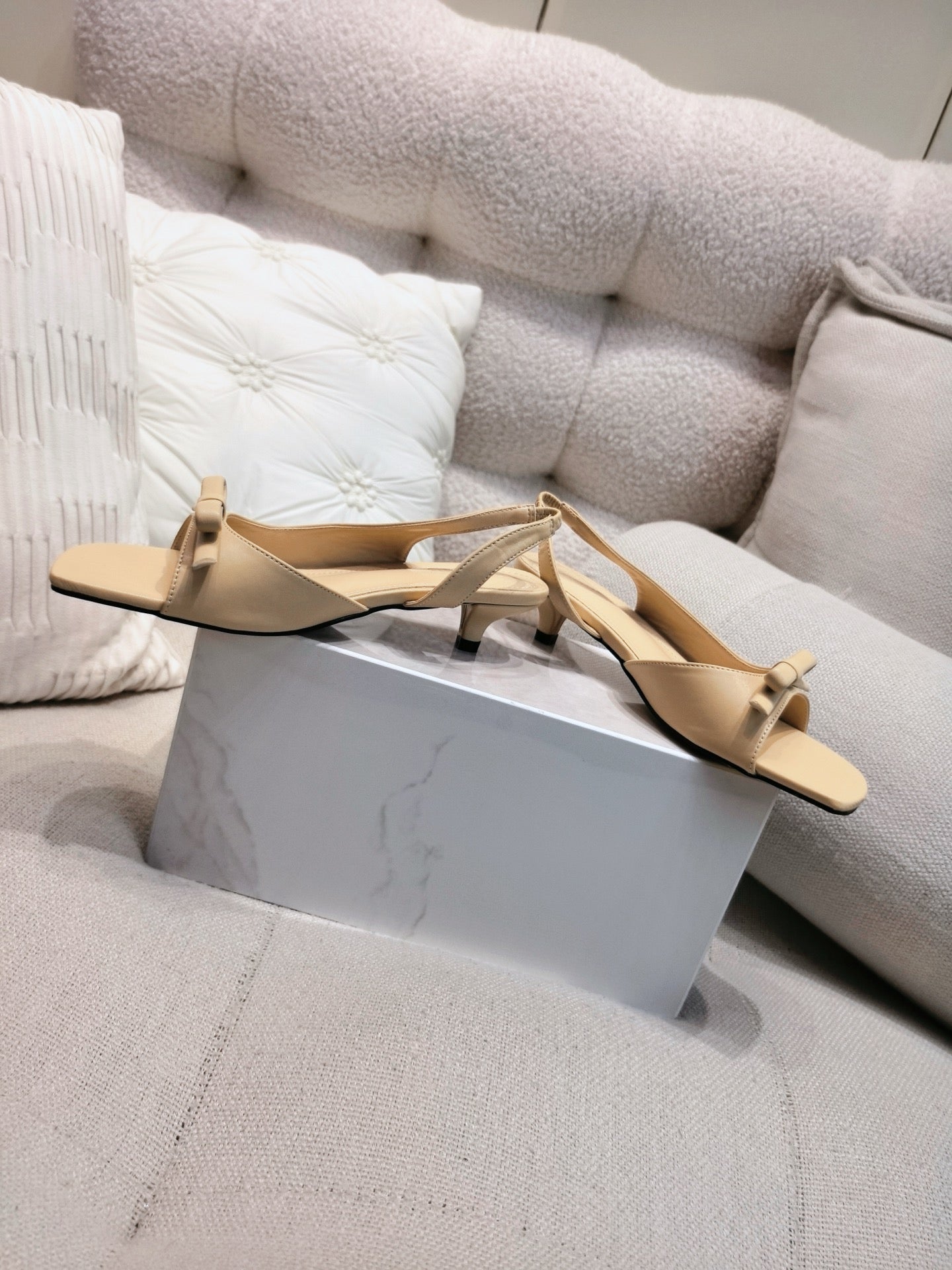 DIOR 26S BOW HEELED SLINGBACK SANDAL 45MM IN DARK BEIGE CALFSKIN