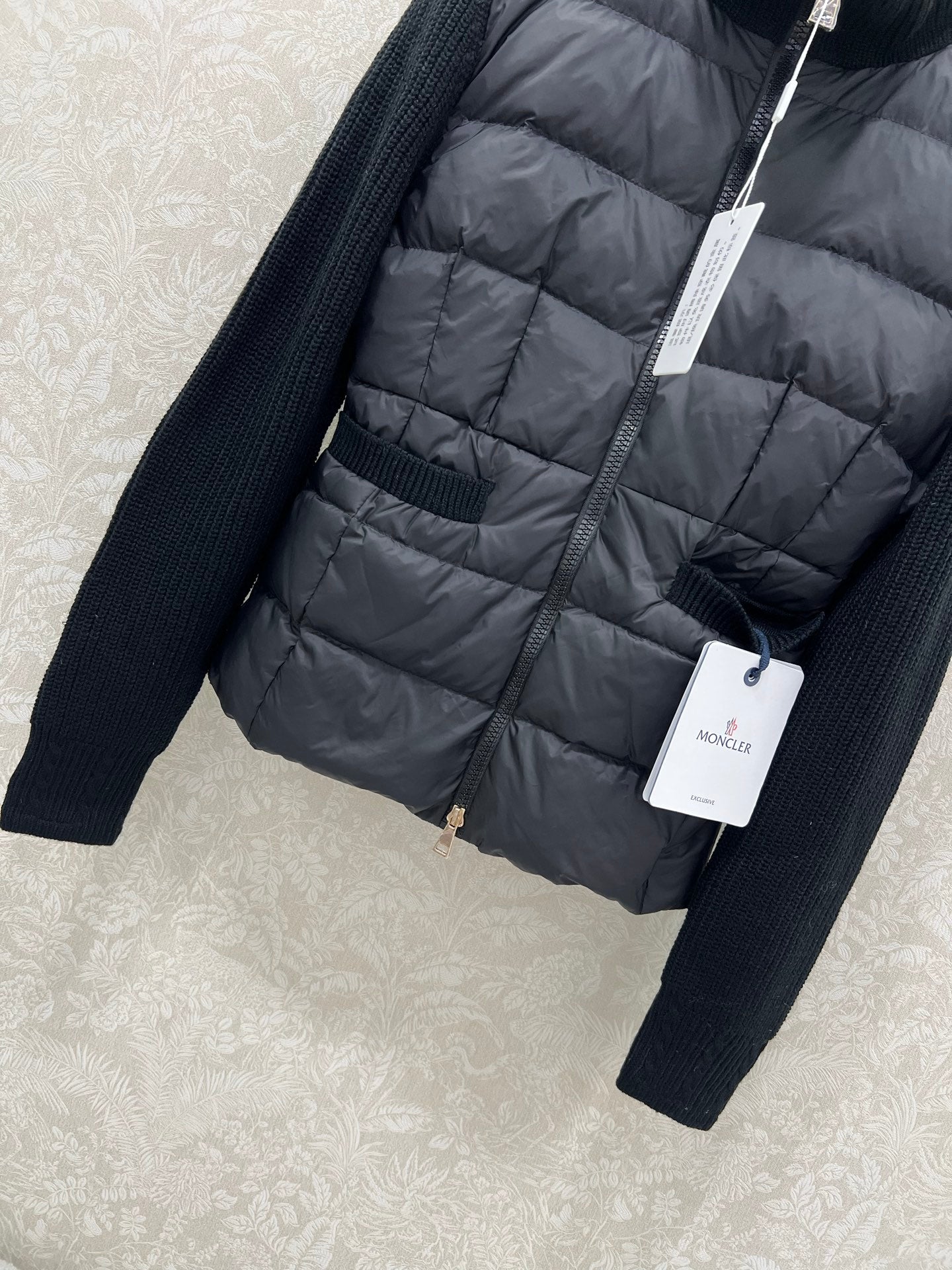 MONCLER 25S JACKET IN BLACK 073