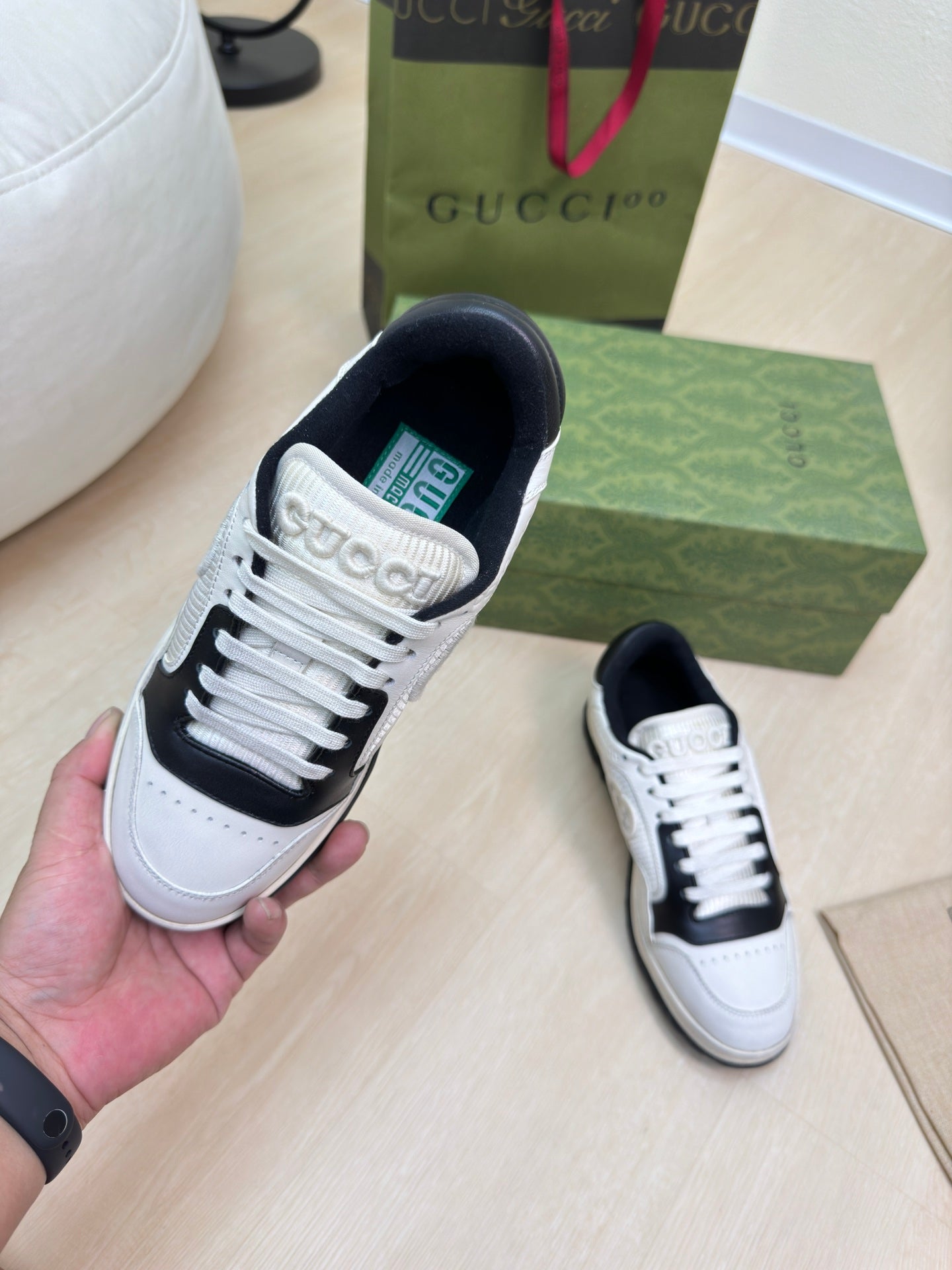 GG INTERLOCKING G SNEAKER BLACK WHITE CALFSKIN AND FABRIC