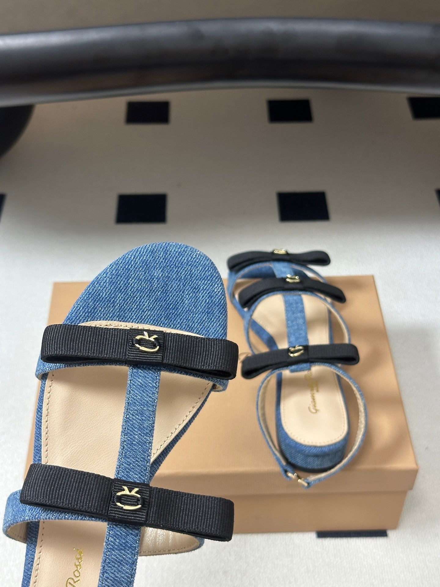 GIANVITO ROSSI 26S STRAPPY FLAT SANDALS IN BLUE DENIM AND BLACK FABRIC