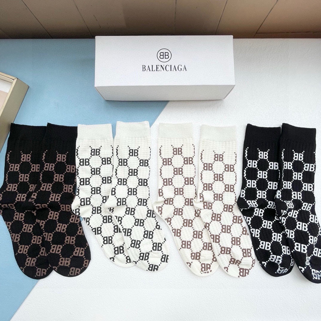 BALENCIAGA 26S CREW SOCKS 507857 (1 BOX)