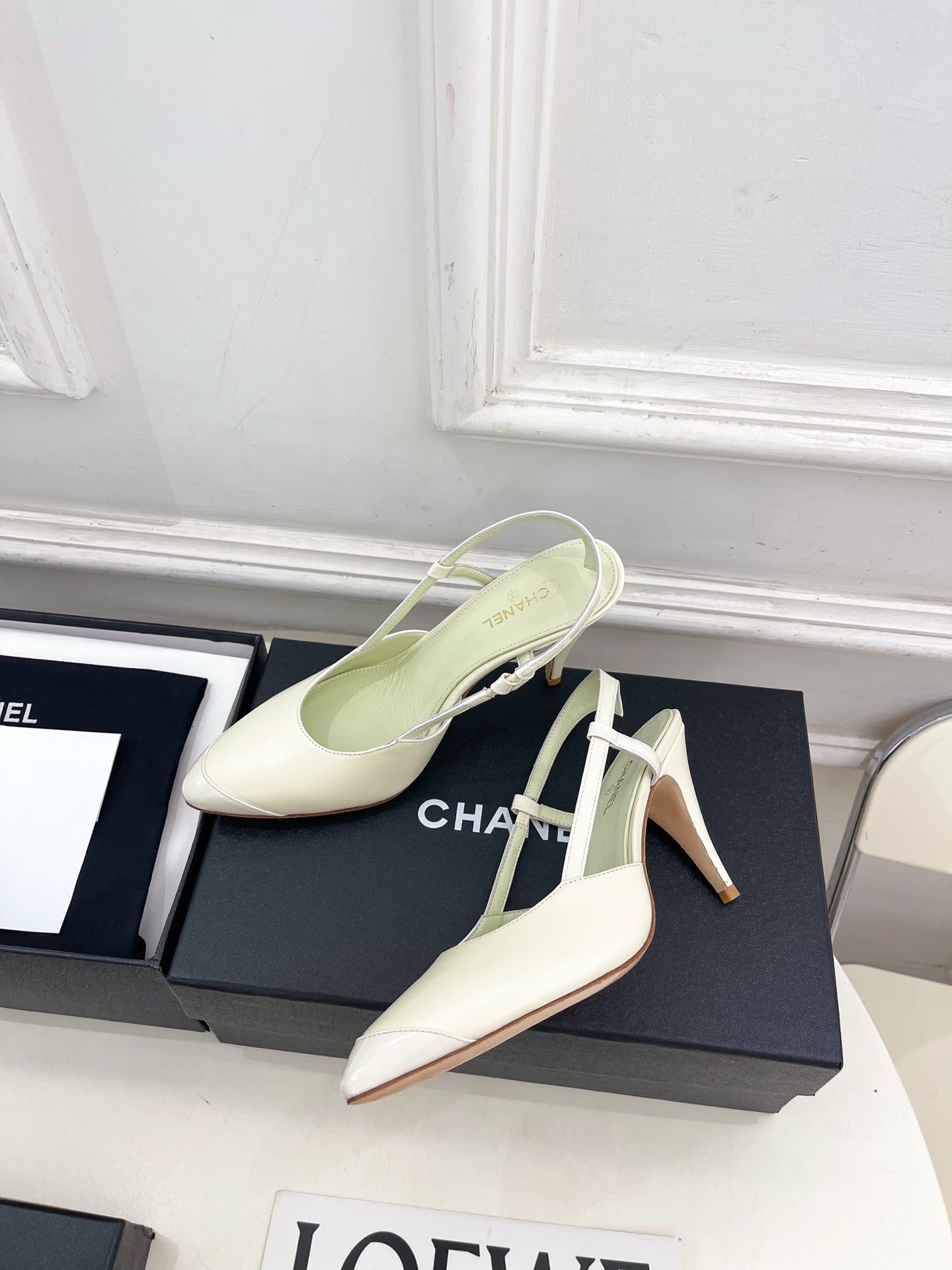 CHANEL 26S POINTED TOE SLINGBACK PUMPS 90 MM IN WHITE LAMBSKIN